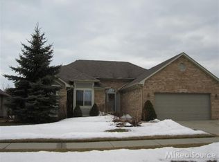 36494 Saint Clair Dr, New Baltimore, MI 48047