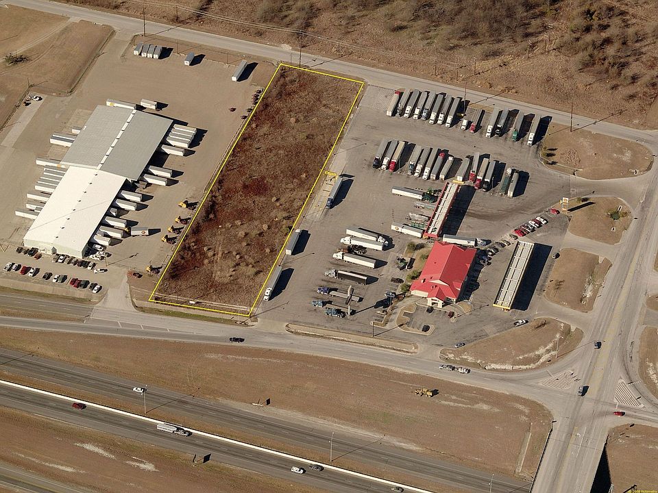 2nd image of 2010 Saulsbury Dr