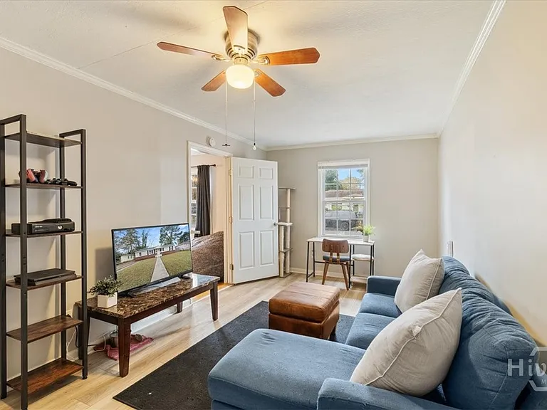 325 Manor Dr — Photo 15