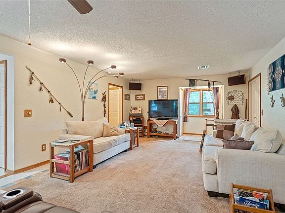3rd image of 3 Clevedon Cir