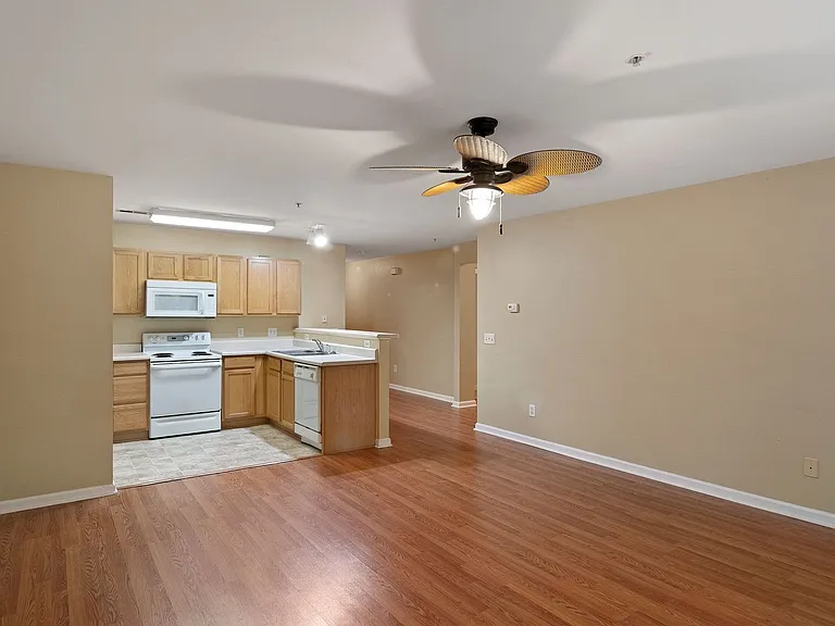 3001 Trailwood Pines Ln #203 — Photo 8