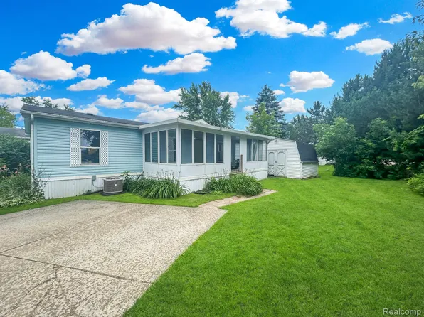 4 Nixon Dr, Davison, MI 48423