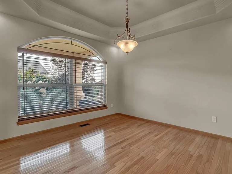 5235 Bancroft Hts — Photo 9