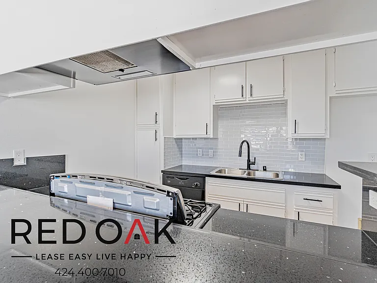 1214 W Gardena Blvd #6 — Photo 6
