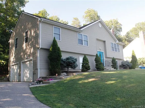 9 Ledgewood Ct, Norwich, CT 06360