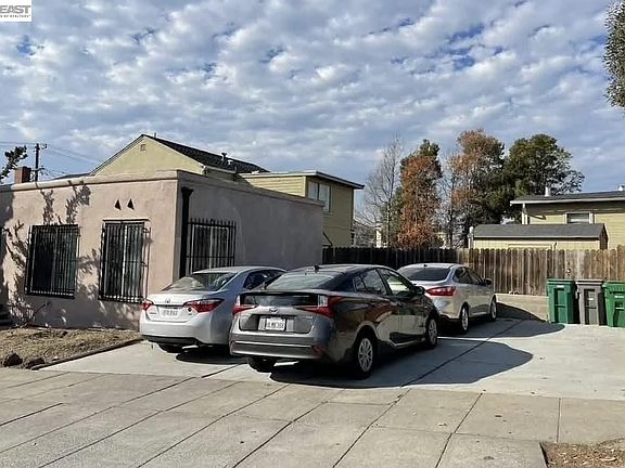 3rd image of 3309 64th Ave
