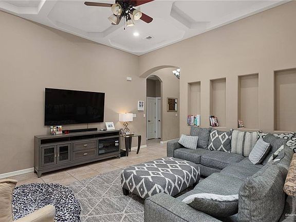 2nd image of 520 Dalobo Blvd