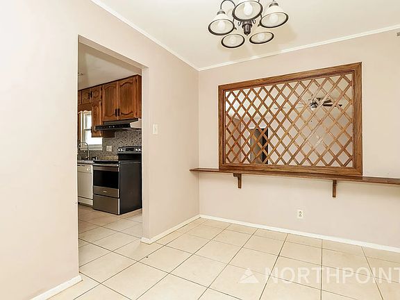 3rd image of 1060 Richmond Dr #1