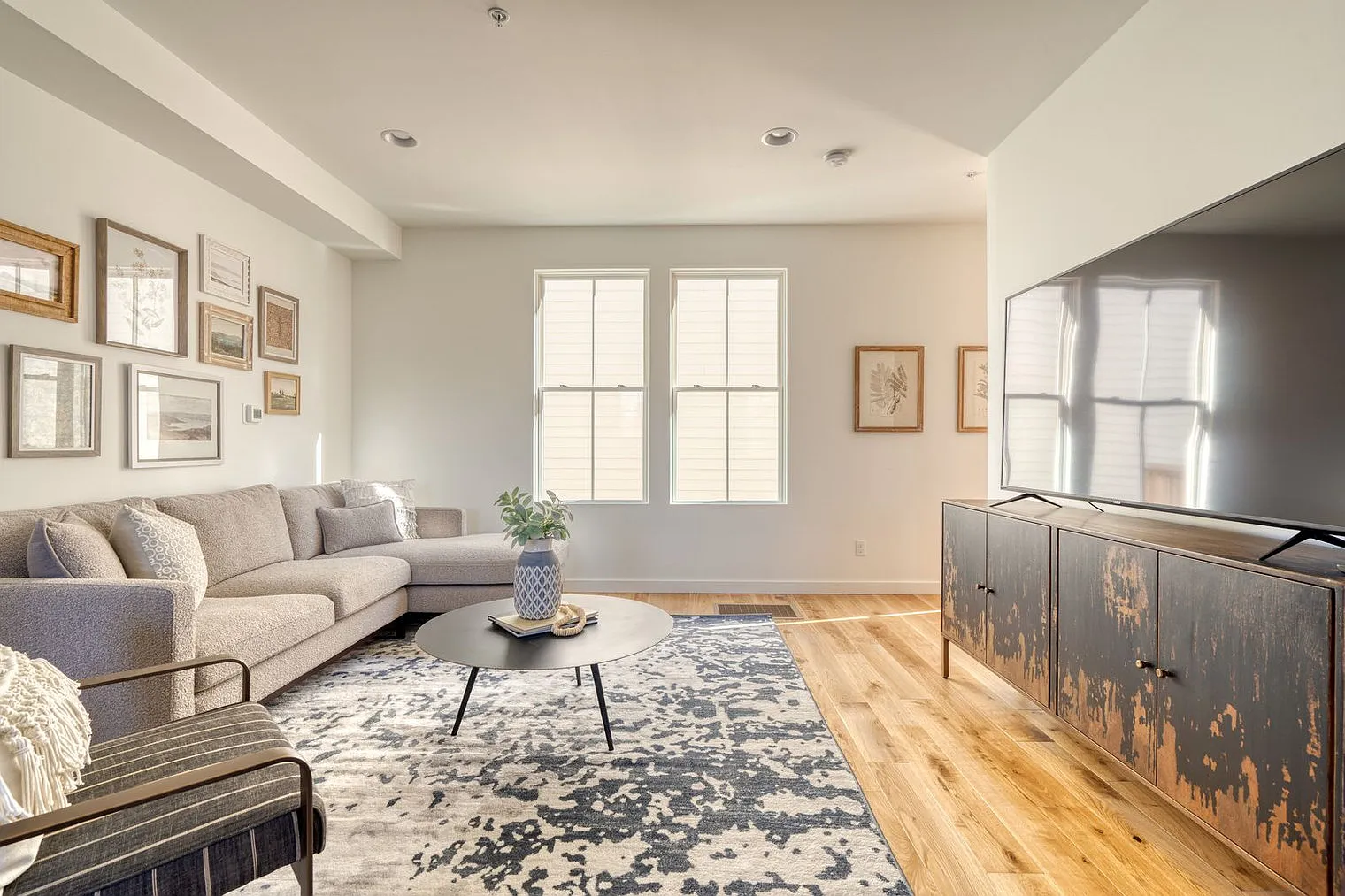 2 bed, 2.0 bath, 2045 sqft, $4,081 — Photo 1