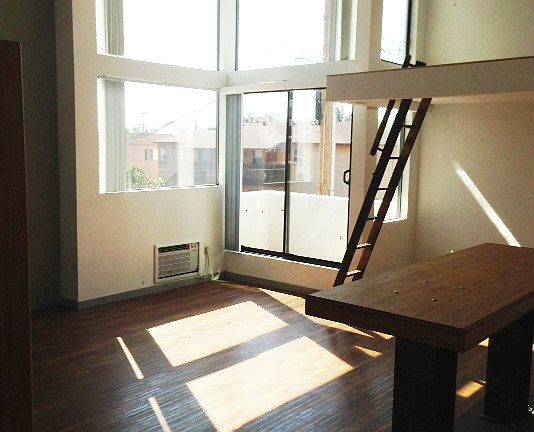 2nd image of 830 25th St Ste 203