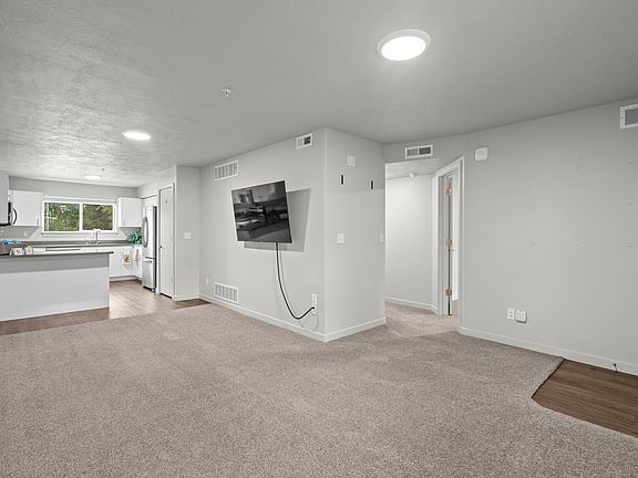 5th image of 64 W 600 S #C205