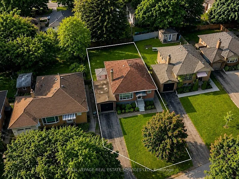 100 Ballacaine Dr — Photo 2