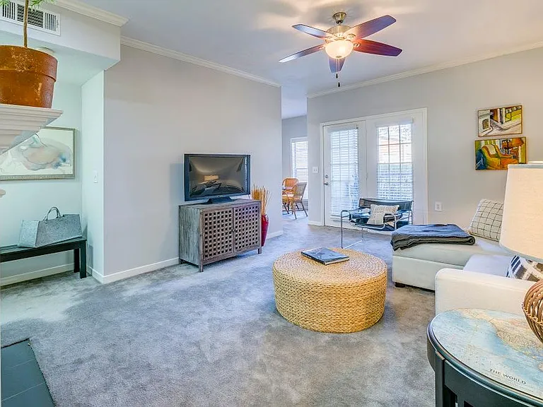 South Bluffs Apartments — Photo 66