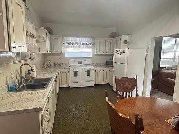 5th image of 2405 Corrine St