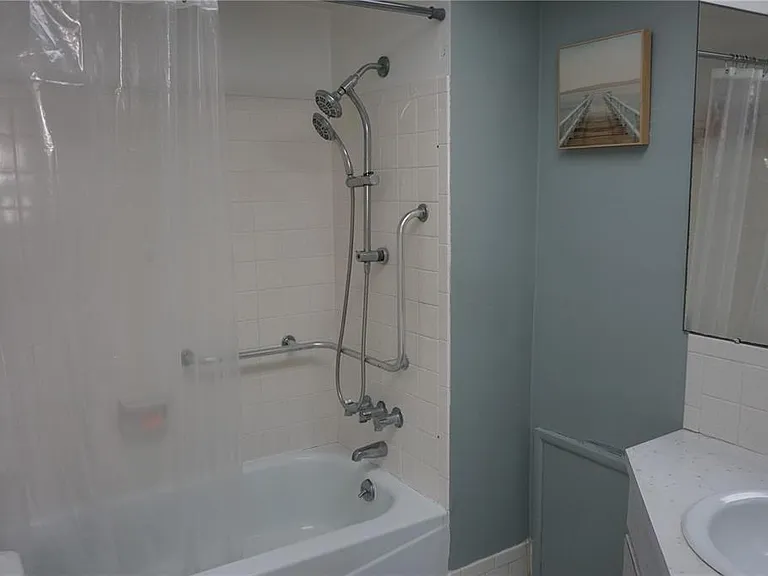 1000 49th St N #311 — Photo 16