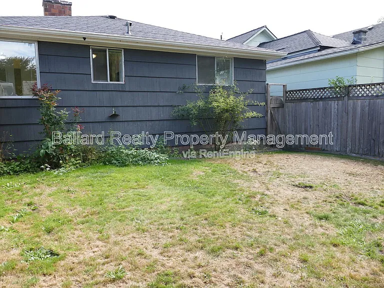 6527 25th Ave NW — Photo 16