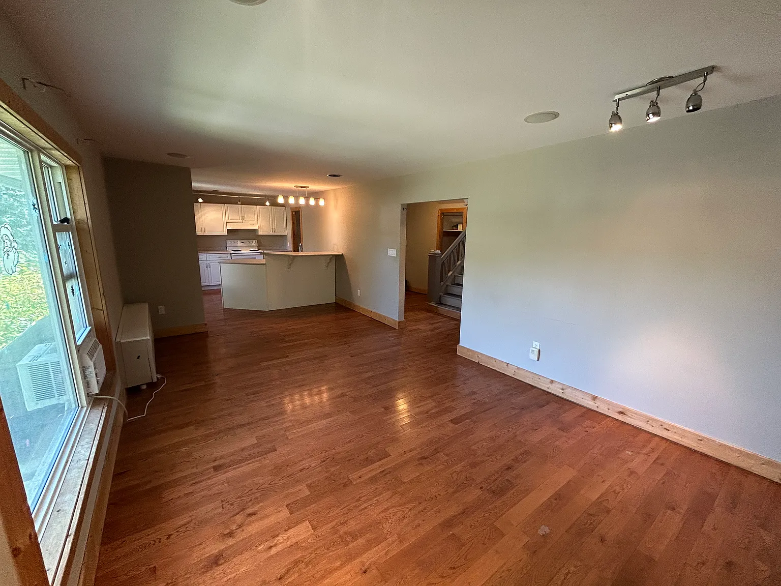 124 Machray Ave — Photo 2