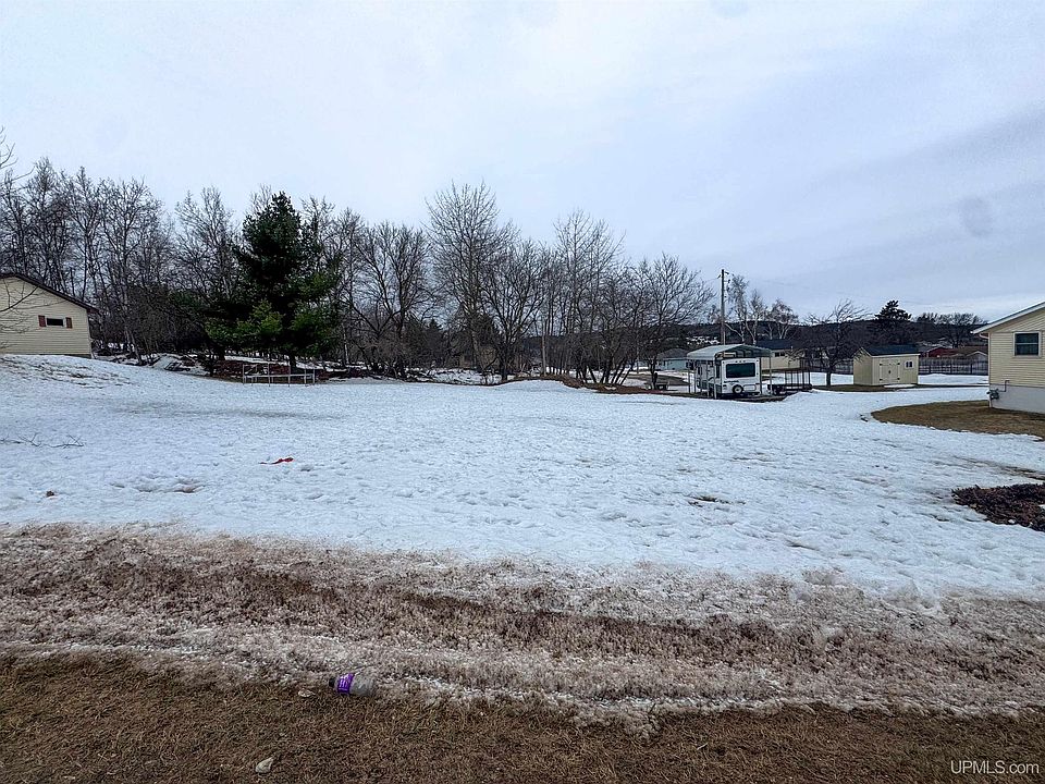 1st image of 615 Kennedy Rd