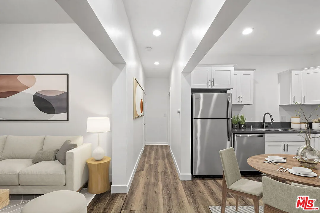 1 bed, 1.0 bath, 610 sqft, $1,985 — Photo 2