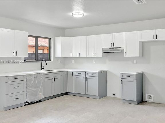 5th image of 2420 NW 6th Ct #0