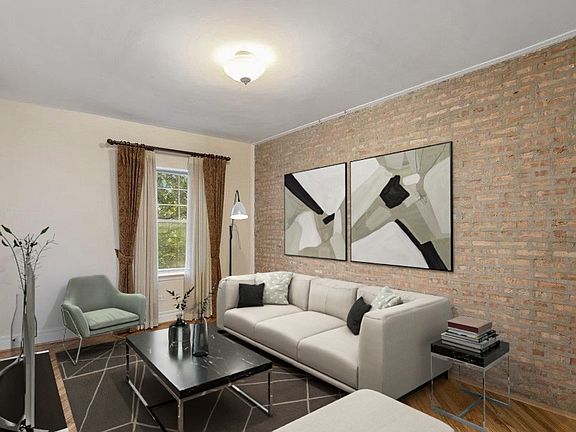 4th image of 2755 W Melrose St APT 3