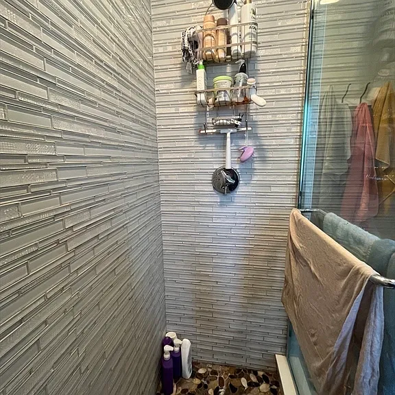 79-83 Beacon St #2 — Photo 14