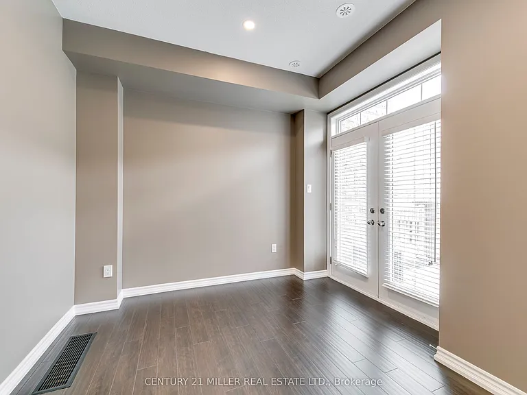 2435 Greenwich Dr #24 — Photo 18