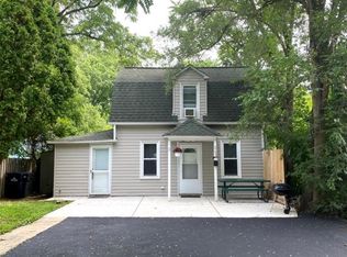 263 Orchard St, Elgin, IL 60123