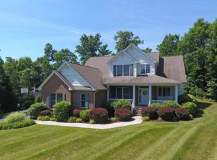 100 Chesney Pl, Blue Ridge, VA 24064