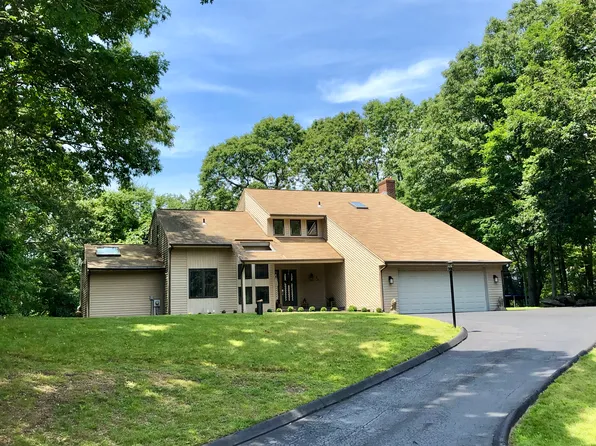 26 Wildwood Dr, Old Lyme, CT 06371