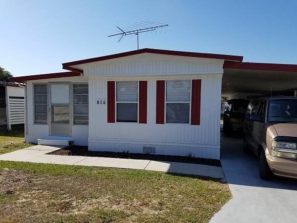 1st image of 806 Oakwood Cir