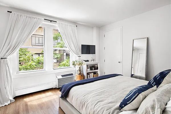 Rented by Level Group | media 10