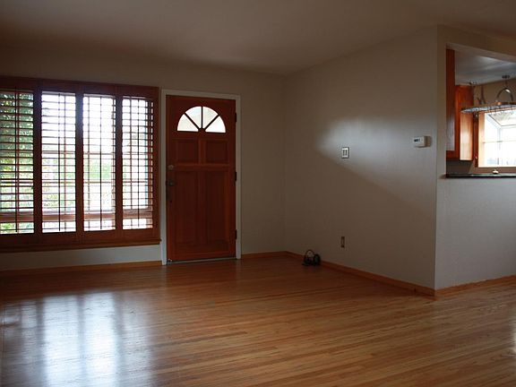 5th image of 3327 Jefferson Ave