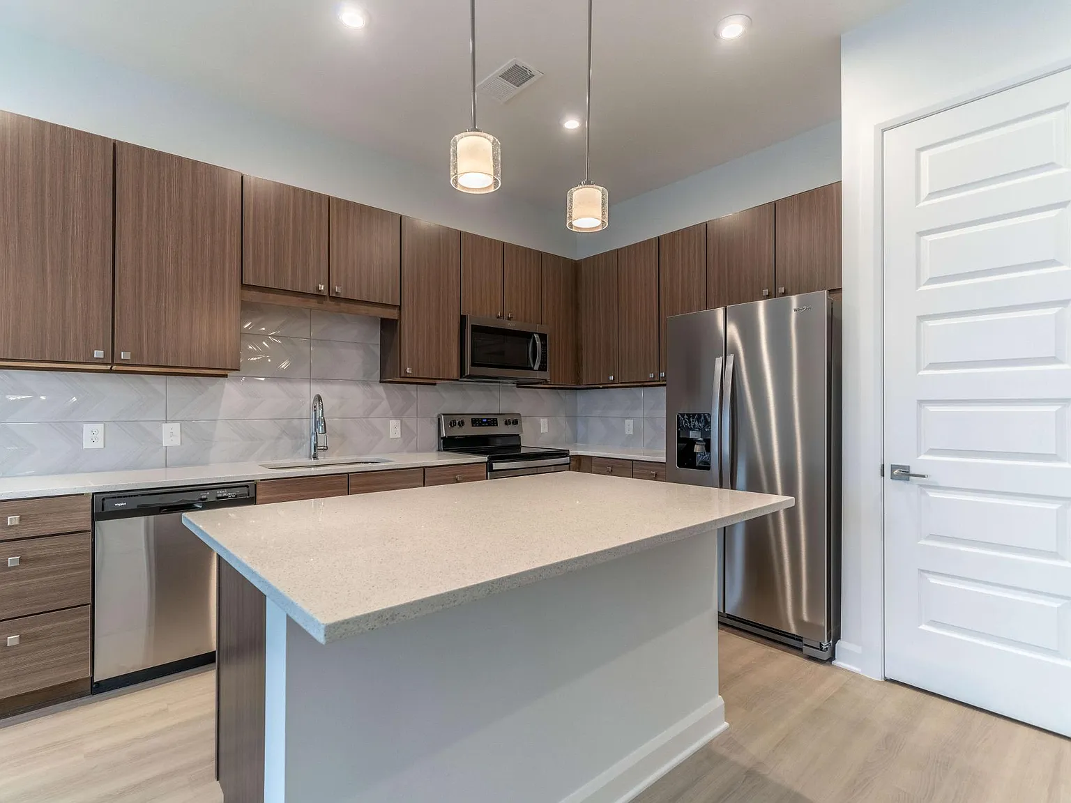 Quinn Apartments — Photo 2