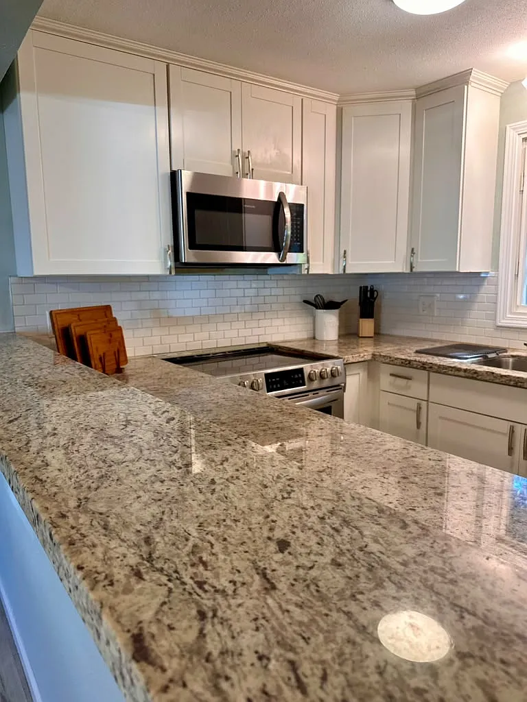 3 bed, 1060 sqft, $1,200 — Photo 3
