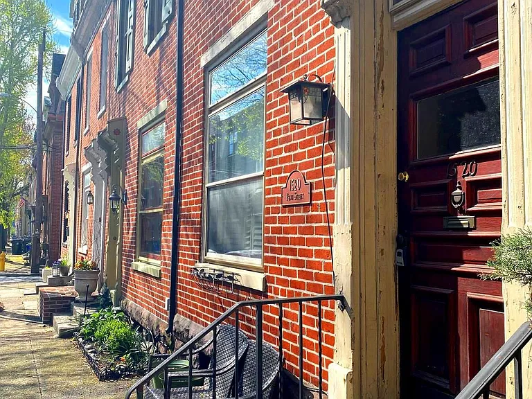 1520 Penn St — Photo 2