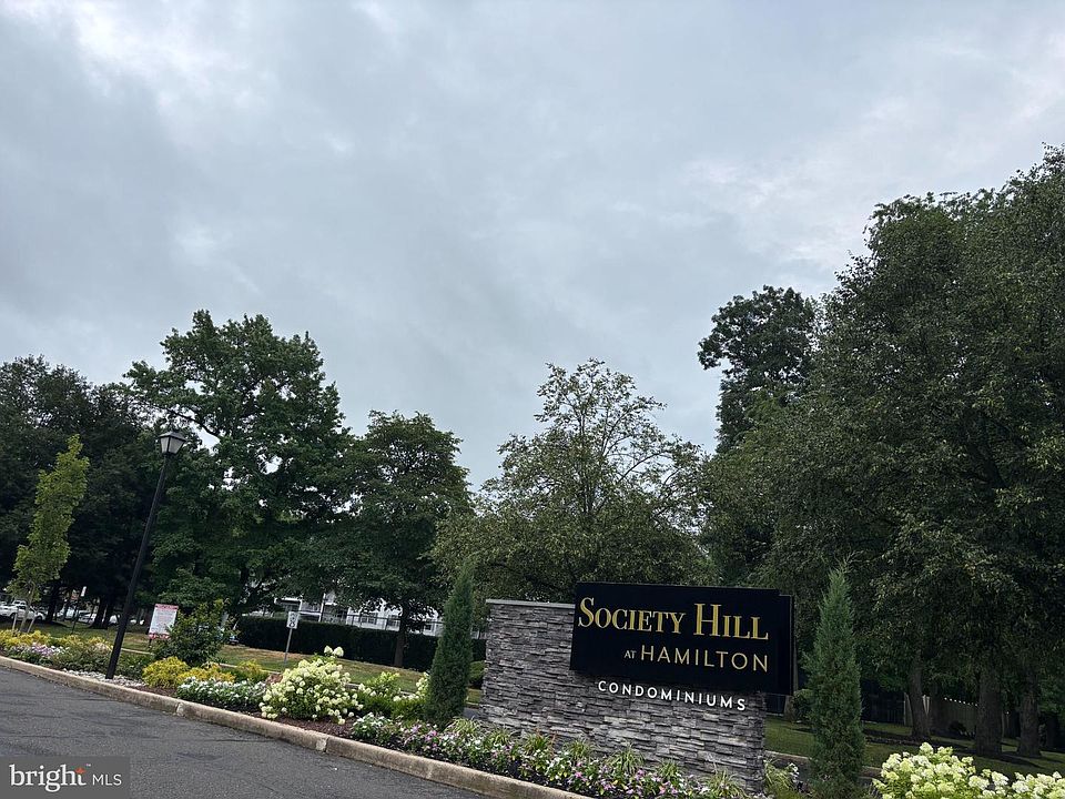 2nd image of 17 Holly Ct