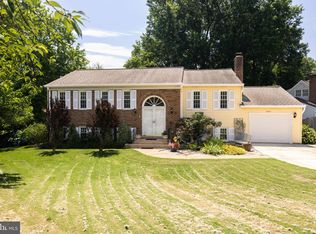 8001 Lake Pleasant Dr, Springfield, VA 22153