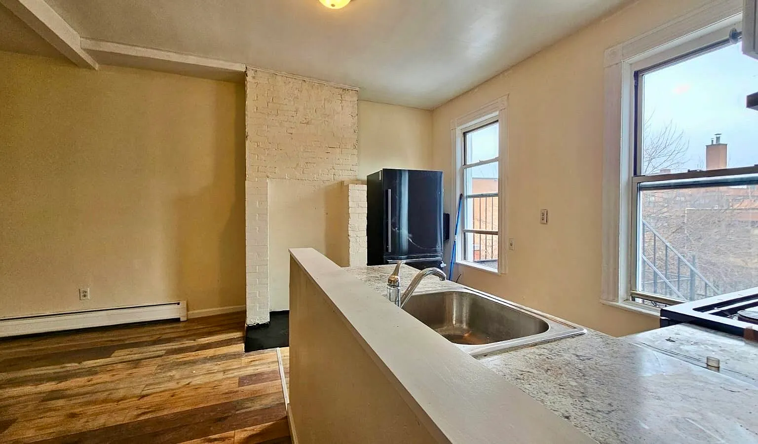 3 bed, 1.0 bath, $2,500 — Photo 4