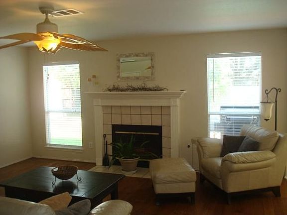 5th image of 738 Texas Oak Trl