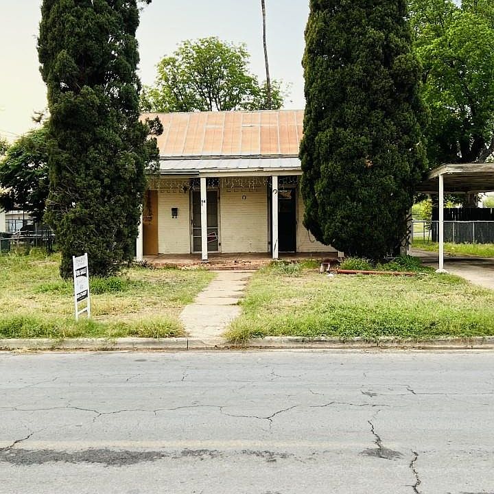 2nd image of 114 E Martin St