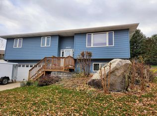 1912 Riggs Dr, Pierre, SD 57501