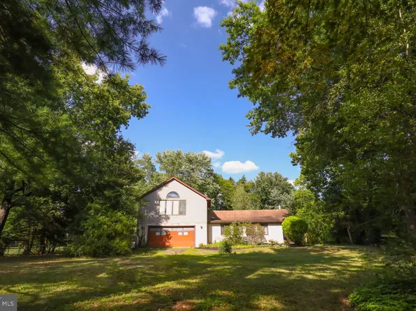 5 Willow Ave, Audubon, PA 19403