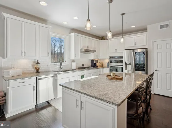 317 Montera Ave, Fredericksburg, VA 22406