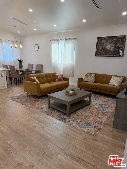 2 bed, 2.5 bath, 1600 sqft, $4,500 — Photo 1
