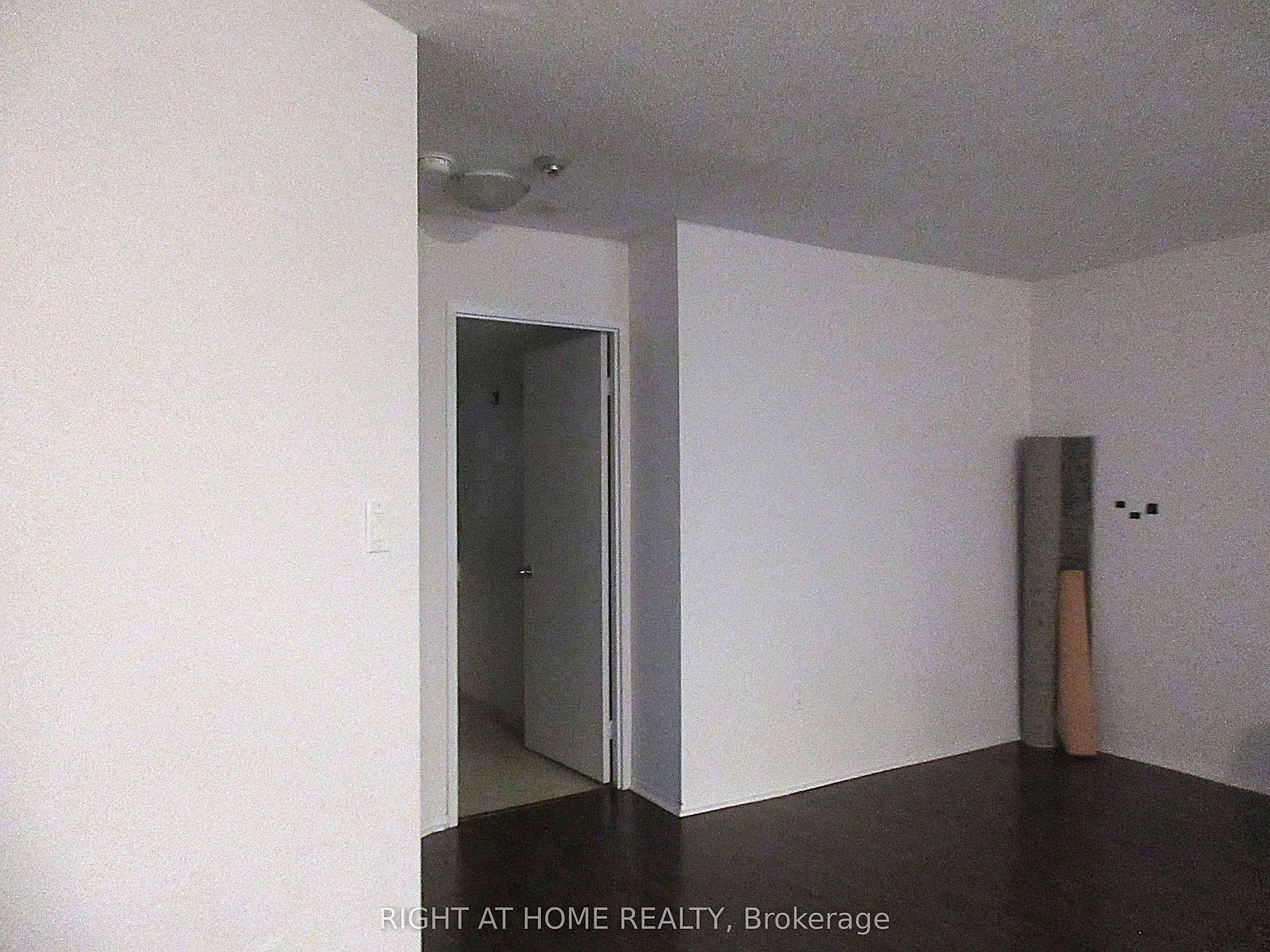 270 Queens Quay W — Photo 3