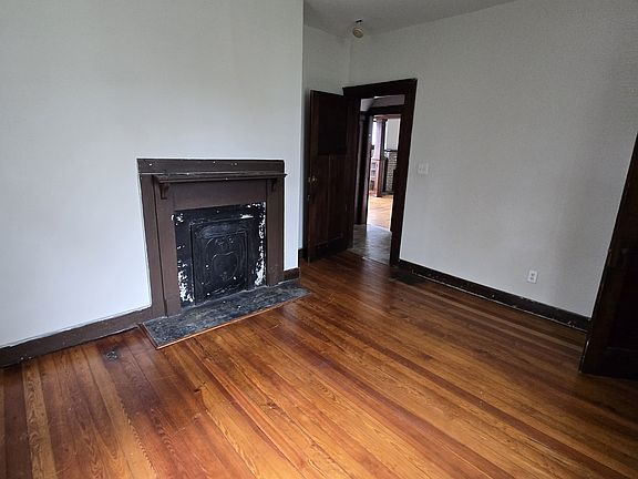 4th image of 2700 E 5th Ave