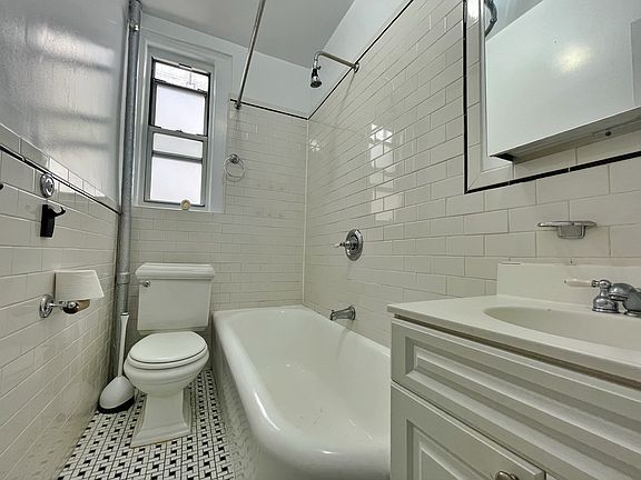 3rd image of 117 W 13th St APT 60