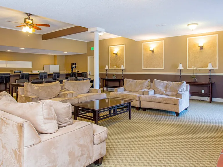 Washington Park Apartments — Photo 18