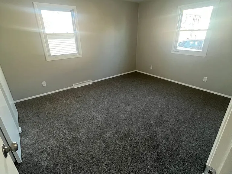 3210 N Marquette St — Photo 7